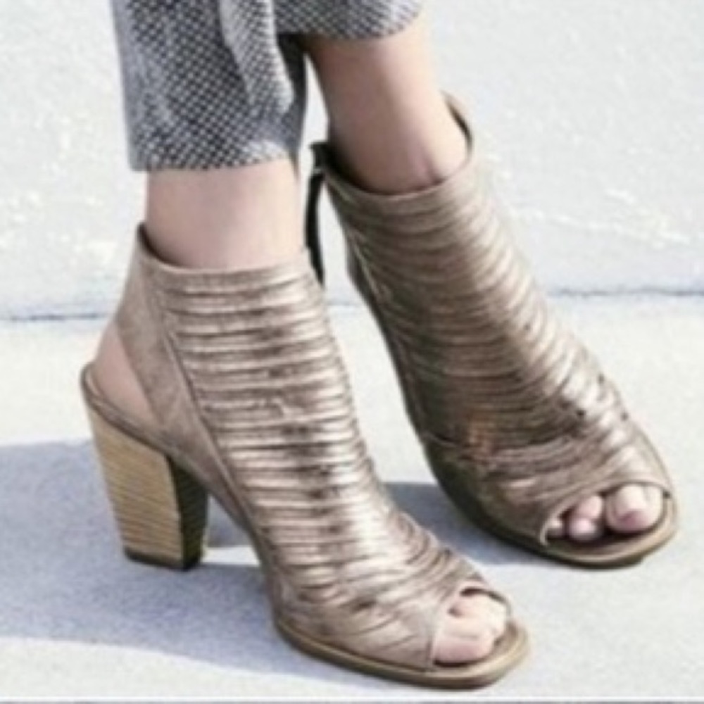 Paul Green Cayanne Peep Toe Sandal